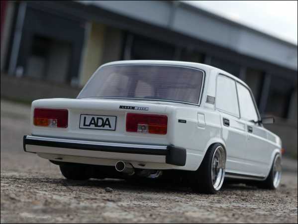 1:18 Lada 2105 Withe Edition - Russian Very Rare -